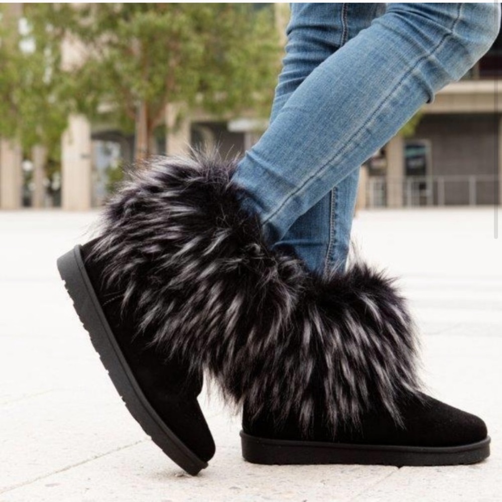 *SALE* Shaggy Fur Boots